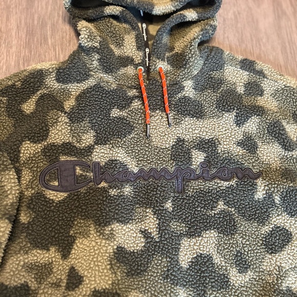 Champion Heritage Sherpa camo hoodie - Picture 2 of 6